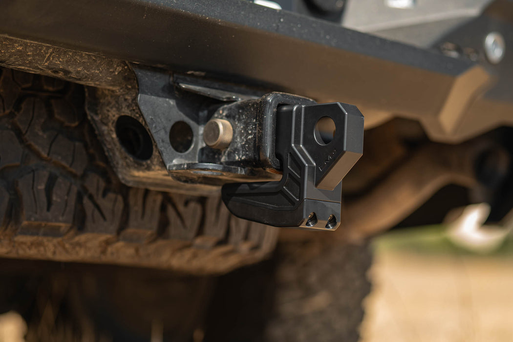 DV8 Xtract 2" Hitch Skid Plate
